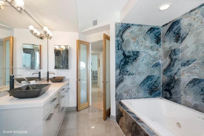 Please Call For Address, Unit UPH-8, Miami Beach, FL 33139 Photo