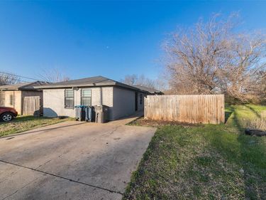 3844 Waldorf Street, Fort Worth, TX 76119