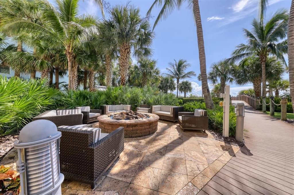 915 Seaside Drive, Unit 512, Sarasota, FL 34242 Photo