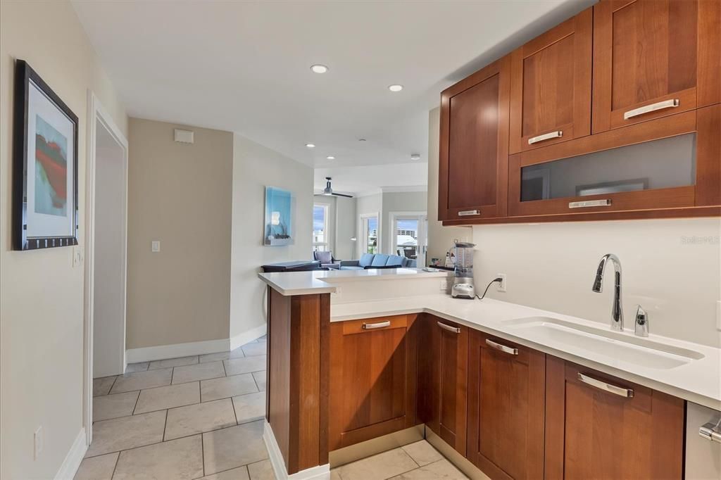 915 Seaside Drive, Unit 512, Sarasota, FL 34242 Photo