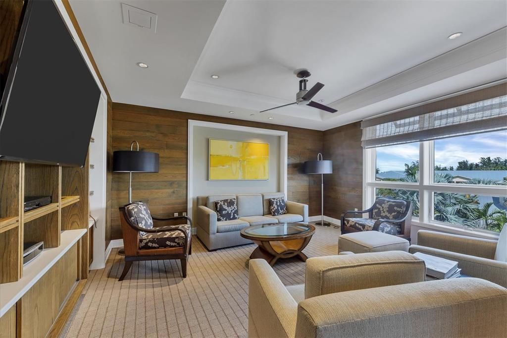 915 Seaside Drive, Unit 512, Sarasota, FL 34242 Photo