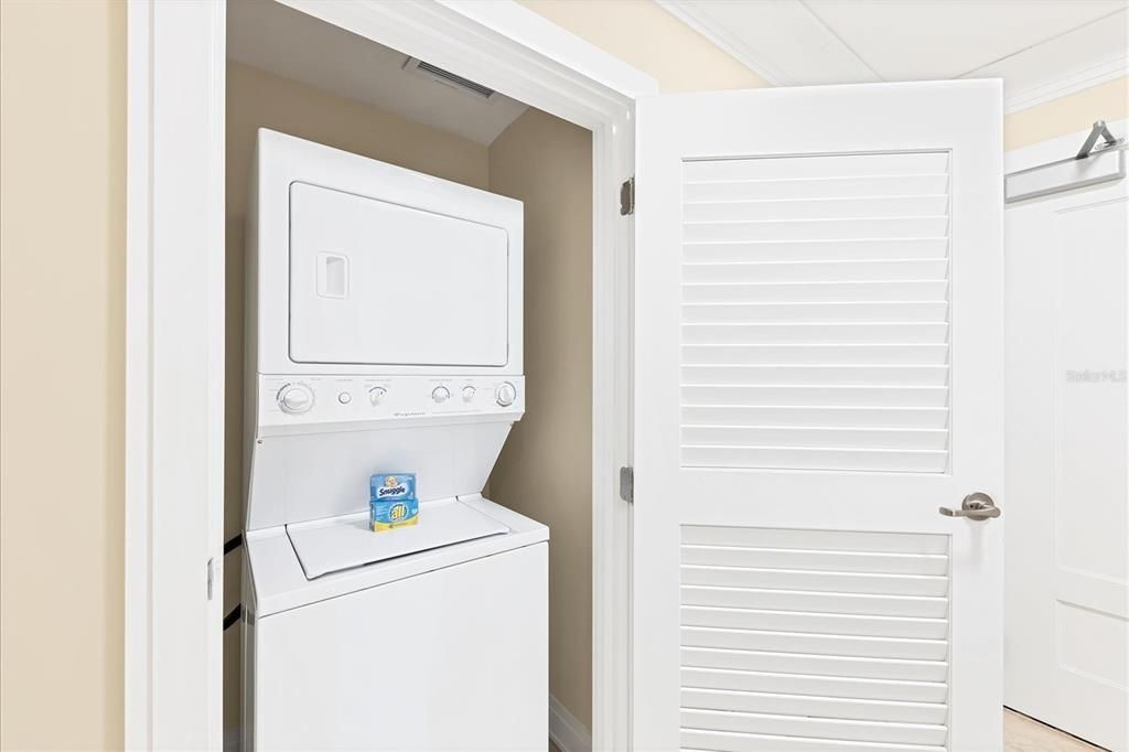 915 Seaside Drive, Unit 512, Sarasota, FL 34242 Photo