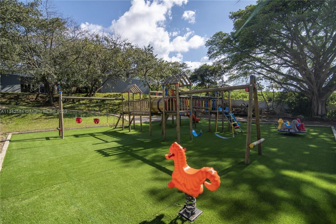 Ff-136-300 Mtrs Oeste Del Intercambio De La Guacim, , NA 00000 Photo