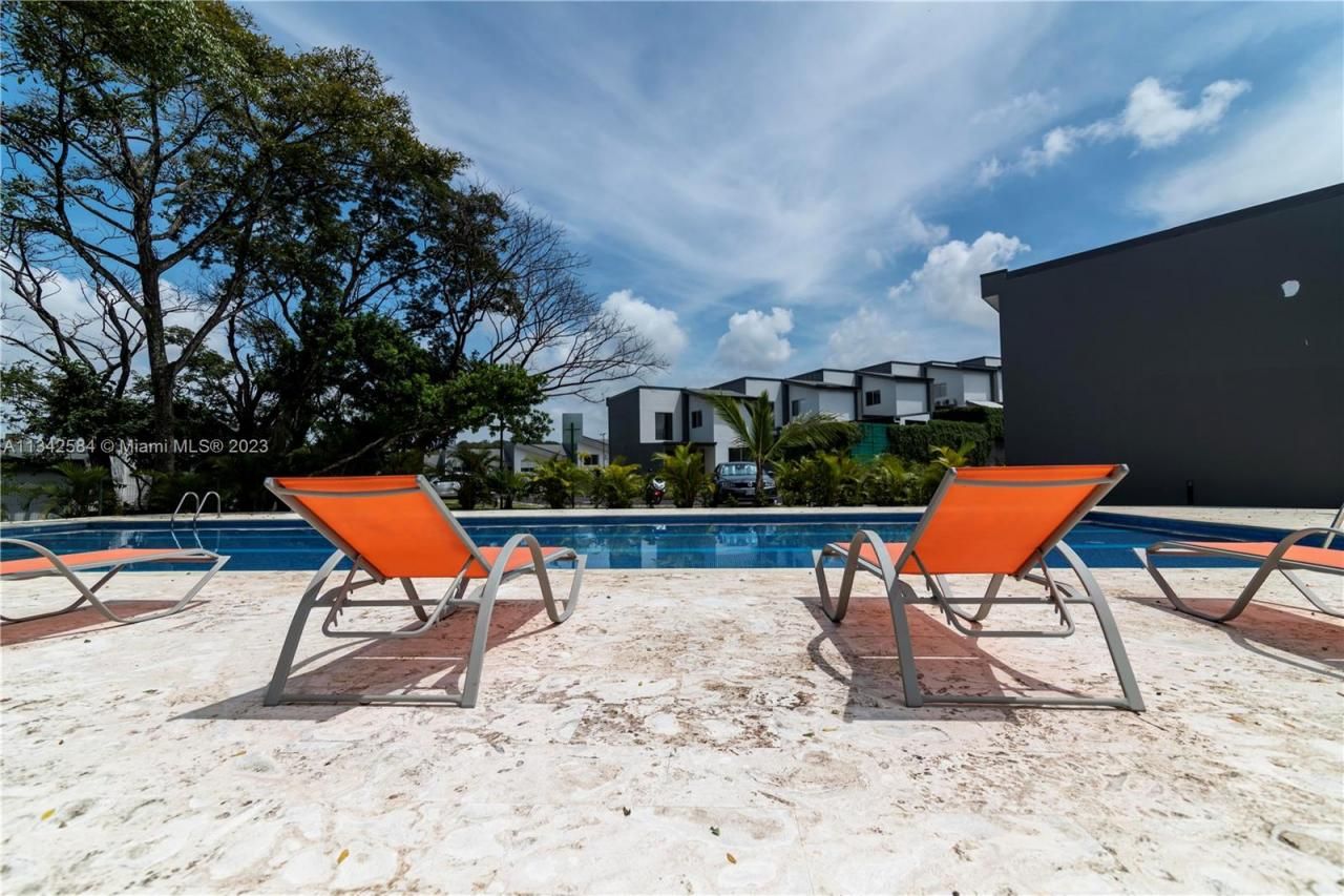 Ff-136-300 Mtrs Oeste Del Intercambio De La Guacim, , NA 00000 Photo