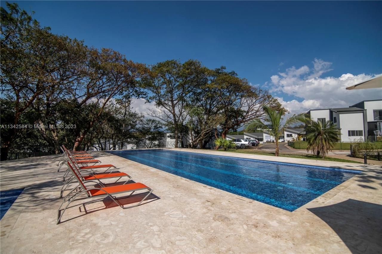 Ff-136-300 Mtrs Oeste Del Intercambio De La Guacim, , NA 00000 Photo