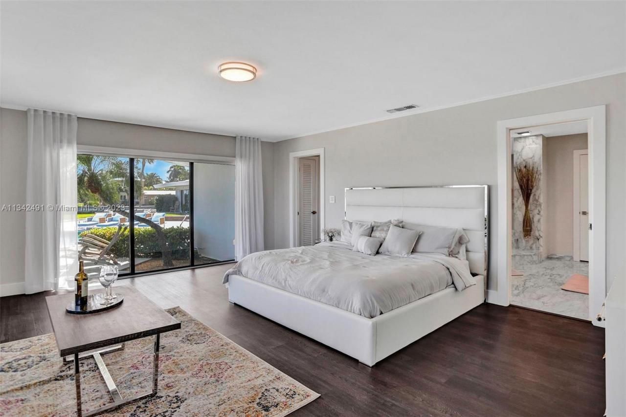 9101 N Bayshore Dr, Miami, FL 33138 Photo