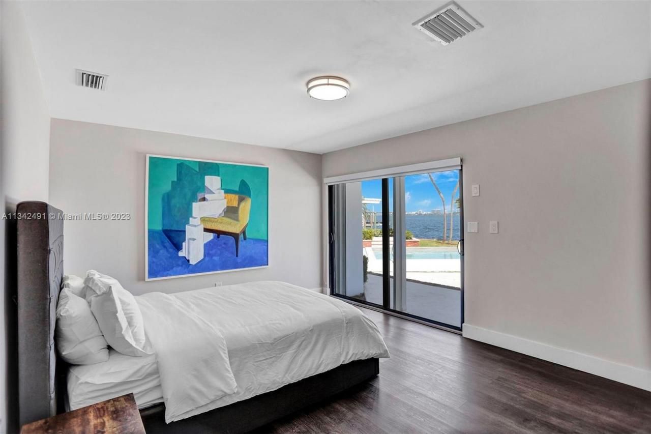 9101 N Bayshore Dr, Miami, FL 33138 Photo