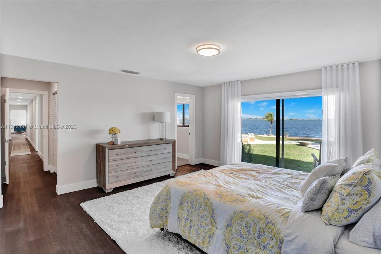 9101 N Bayshore Dr, Miami, FL 33138 Photo