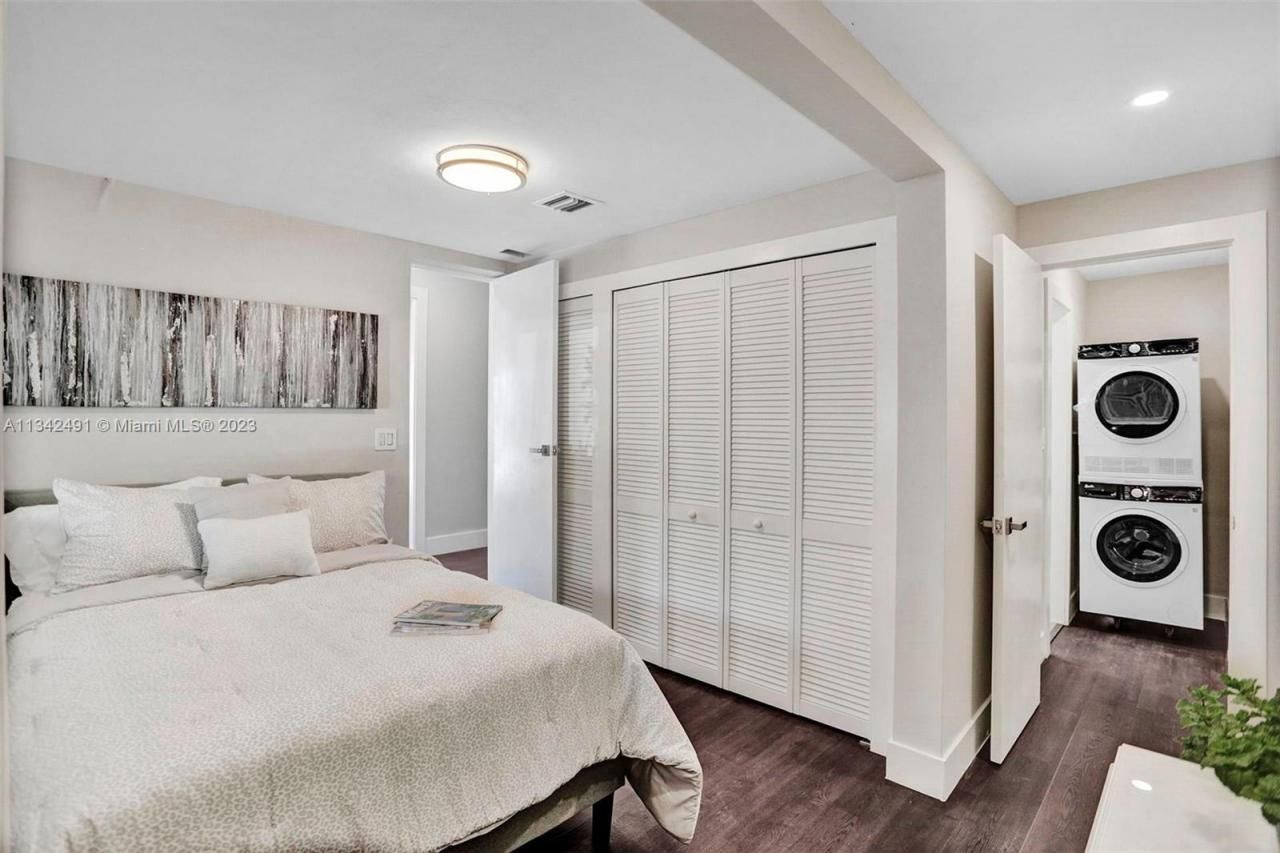 9101 N Bayshore Dr, Miami, FL 33138 Photo