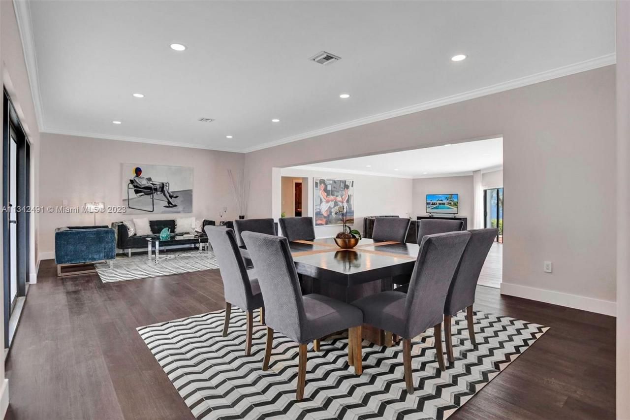 9101 N Bayshore Dr, Miami, FL 33138 Photo