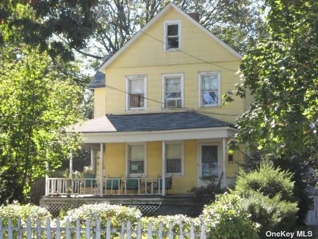 88 Steamboat Road, Great Neck, NY 11024 Main Photo