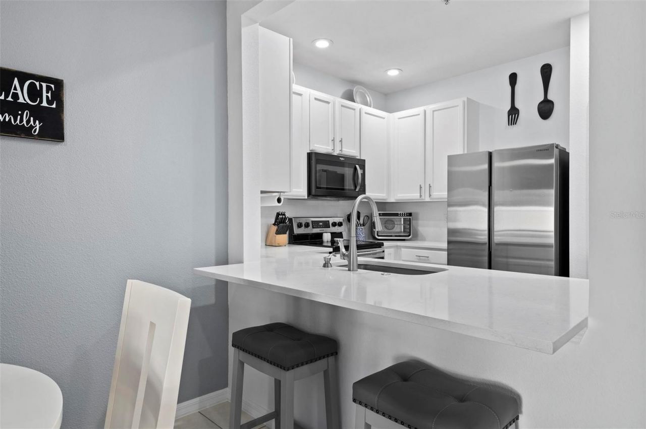 3423 Parkridge Circle, Unit 19-101, Sarasota, FL 34243 Photo