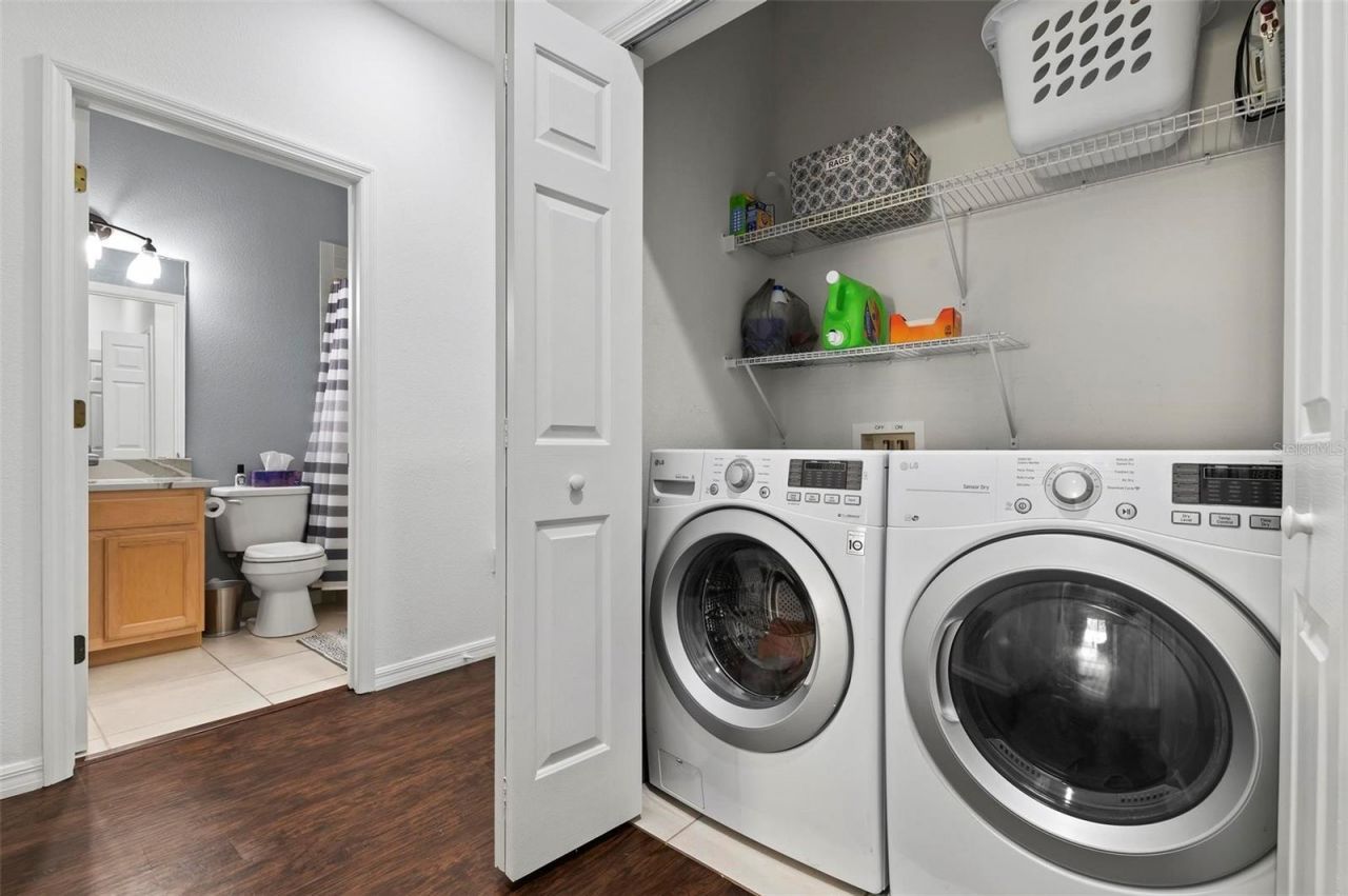 3423 Parkridge Circle, Unit 19-101, Sarasota, FL 34243 Photo