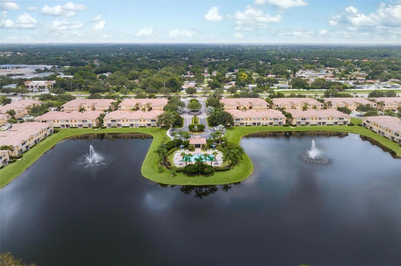 3423 Parkridge Circle, Unit 19-101, Sarasota, FL 34243 Photo