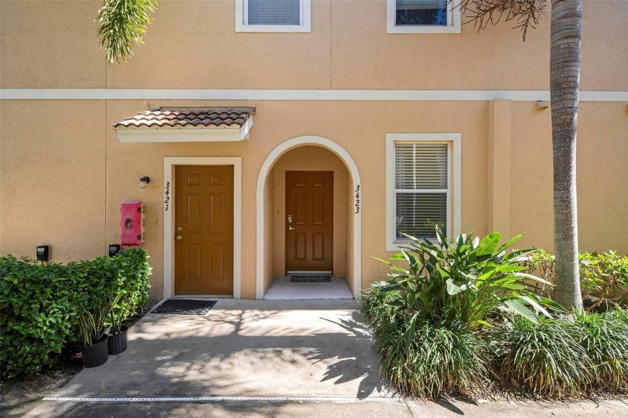 3423 Parkridge Circle, Unit 19-101, Sarasota, FL 34243 Photo