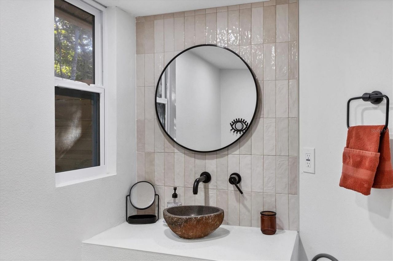 2441 Novus Street, Sarasota, FL 34237 Photo