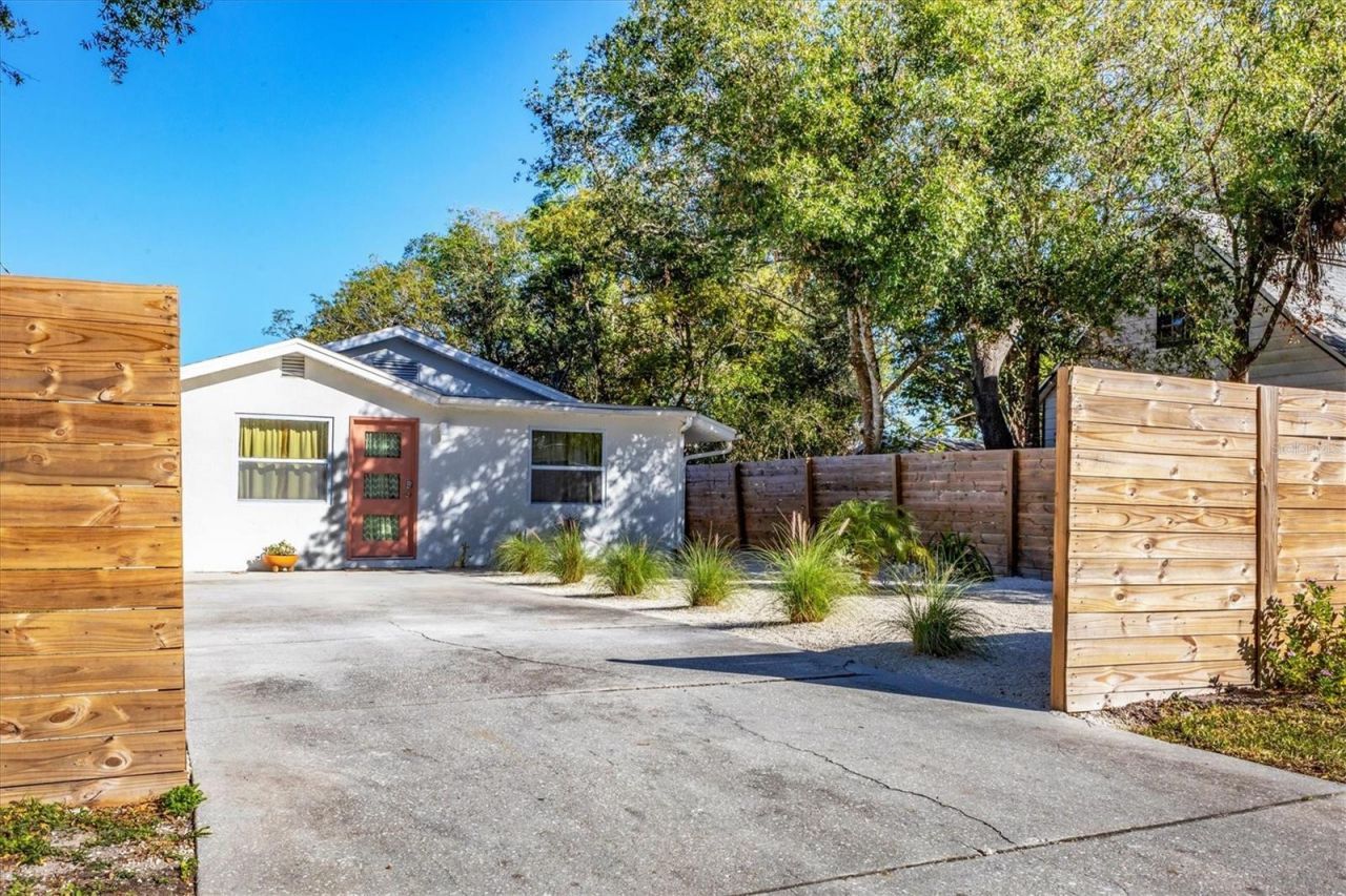 2441 Novus Street, Sarasota, FL 34237 Photo