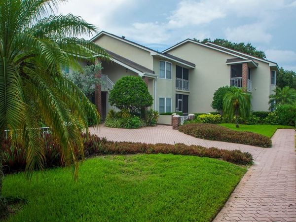 133 E Park Shores Circle, Unit 4E, Indian River Shores, FL 32963