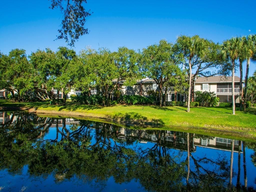 133 E Park Shores Circle, Unit 4E, Indian River Shores, FL 32963 Photo