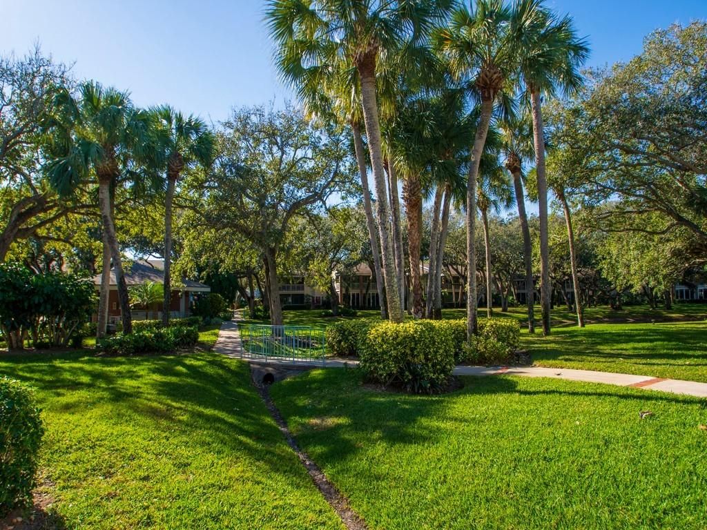 133 E Park Shores Circle, Unit 4E, Indian River Shores, FL 32963 Photo