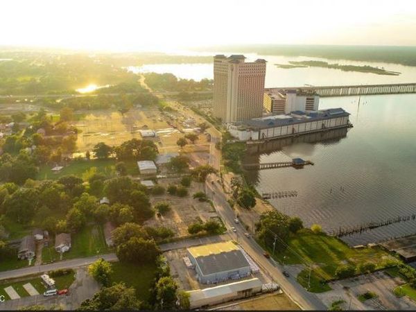 732 Bayview Avenue, Biloxi, MS 39530