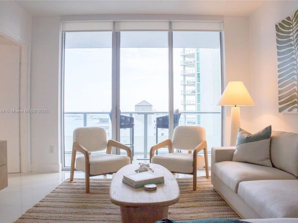 1300 Brickell Bay Dr, Unit 1608, Miami, FL 33131
