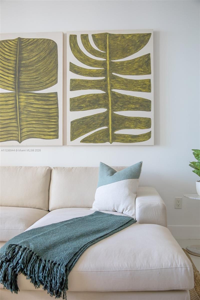 1300 Brickell Bay Dr, Unit 1608, Miami, FL 33131 Photo