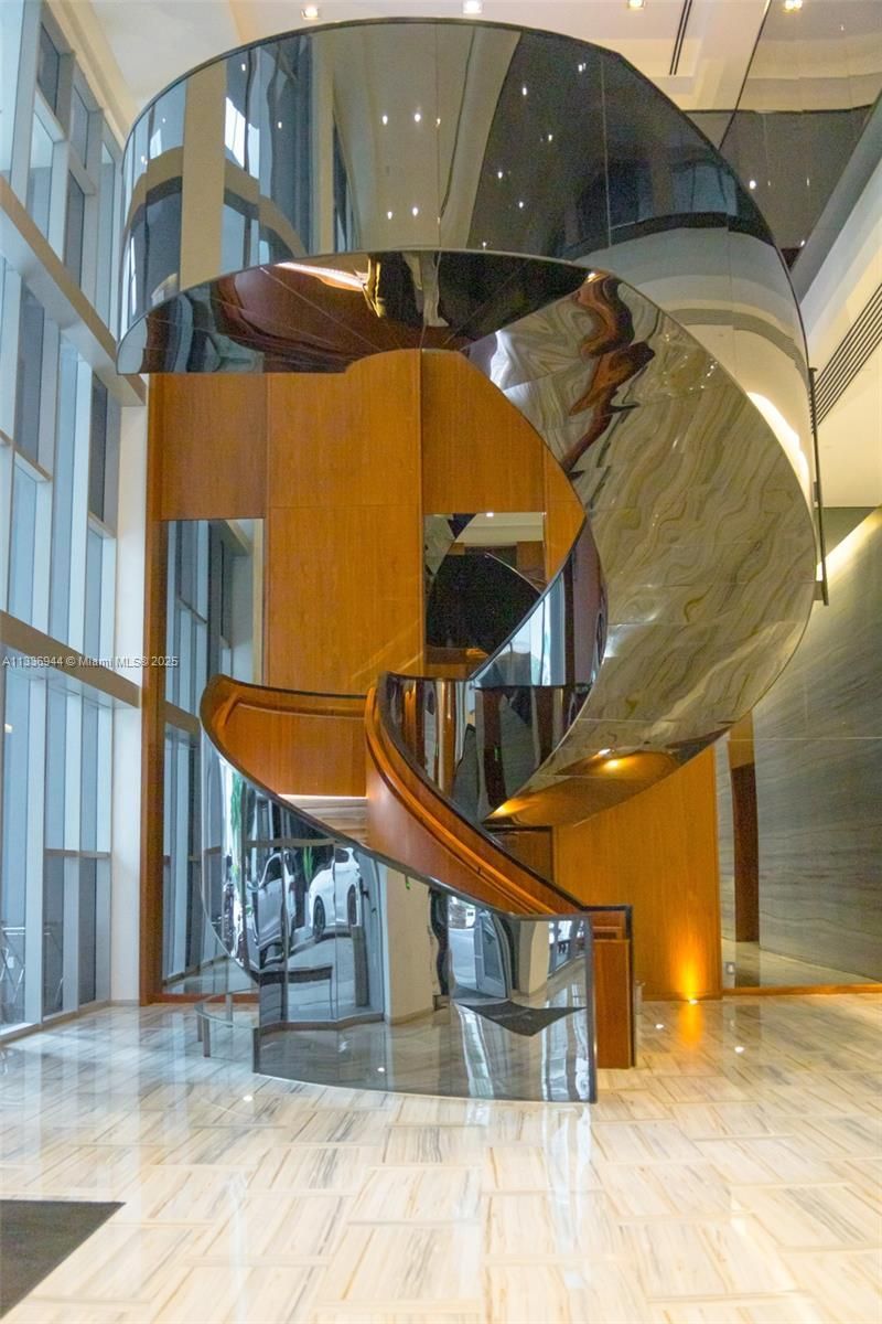 1300 Brickell Bay Dr, Unit 1608, Miami, FL 33131 Photo