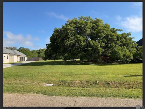 Oakland Dr, Prairieville, LA 70769