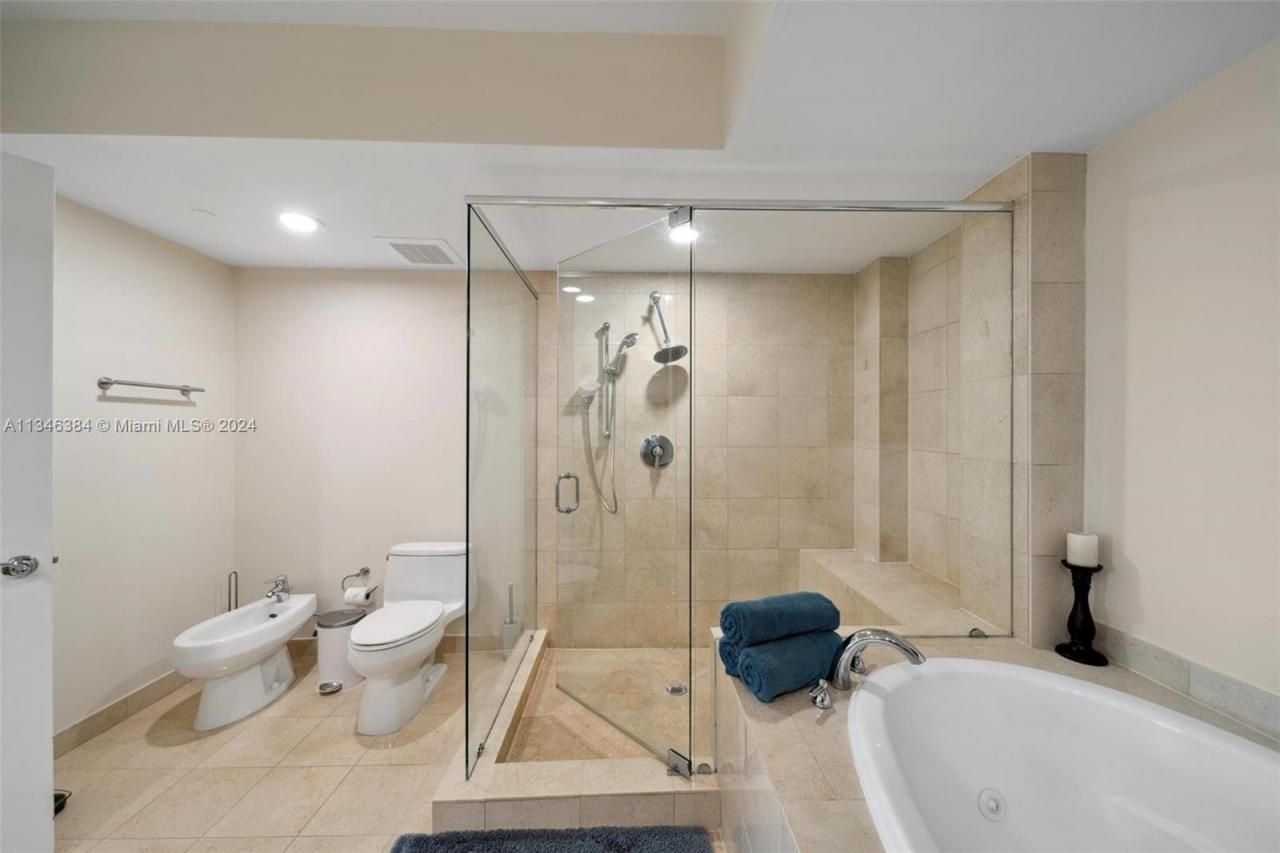 1830 S Ocean Dr, Unit 4602, Hallandale Beach, FL 33009 Photo