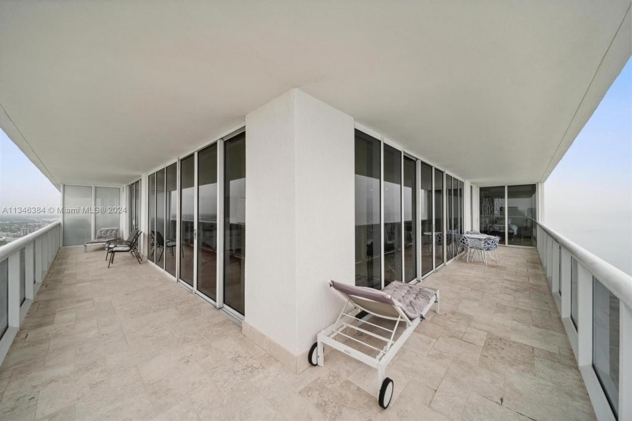 1830 S Ocean Dr, Unit 4602, Hallandale Beach, FL 33009 Photo