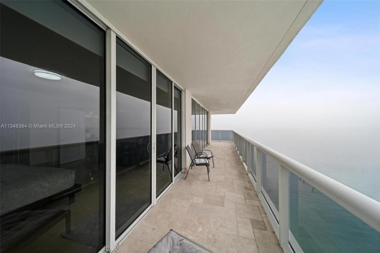 1830 S Ocean Dr, Unit 4602, Hallandale Beach, FL 33009 Photo