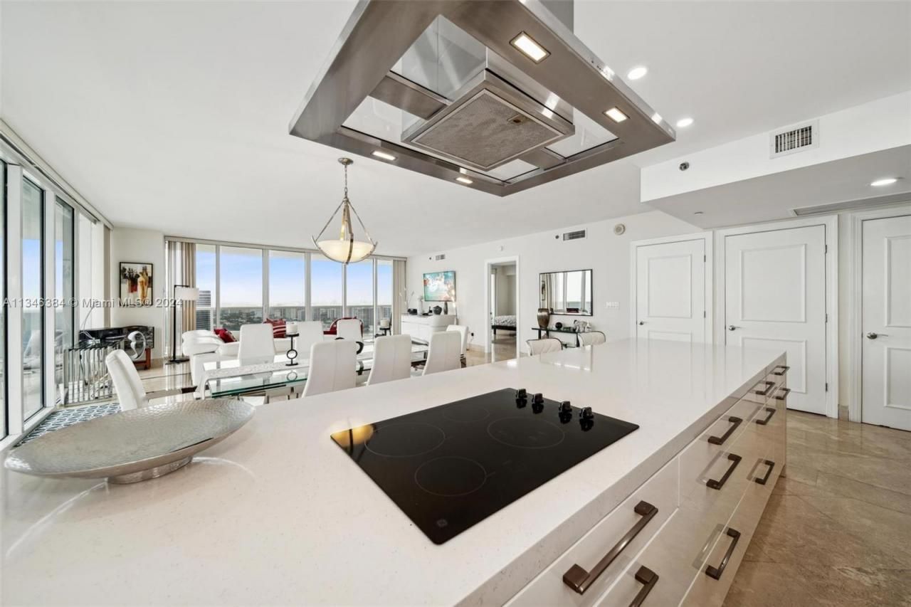 1830 S Ocean Dr, Unit 4602, Hallandale Beach, FL 33009 Photo