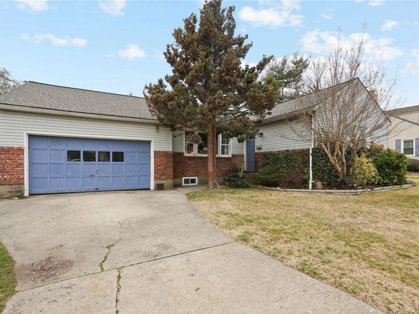 27 W Woodbine Drive, Freeport, NY 11520