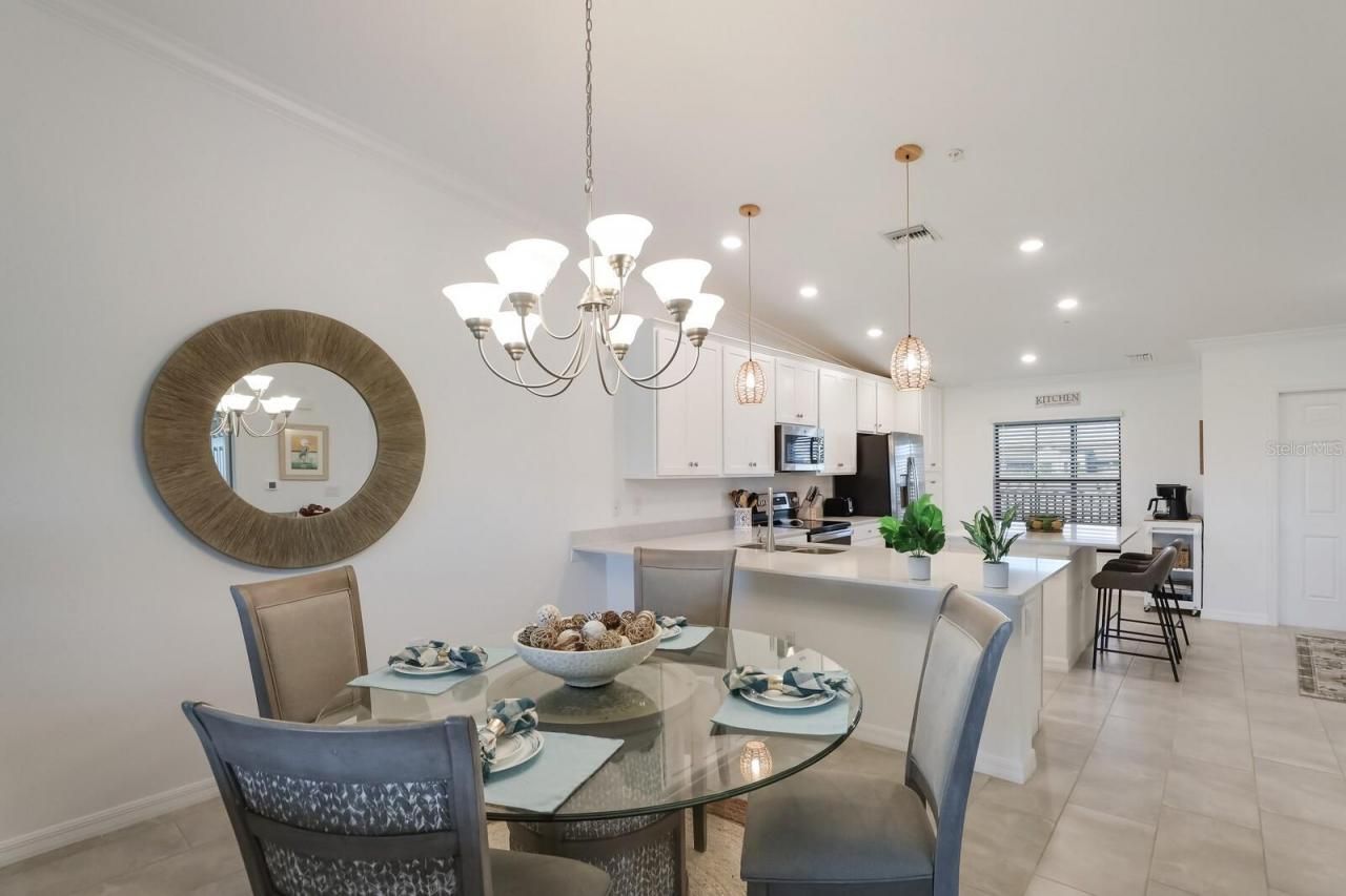 5721 Palmer Circle, Unit 201, Bradenton, FL 34211 Photo