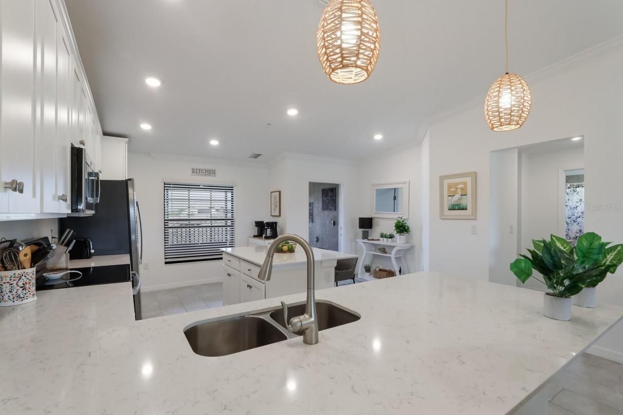 5721 Palmer Circle, Unit 201, Bradenton, FL 34211 Photo