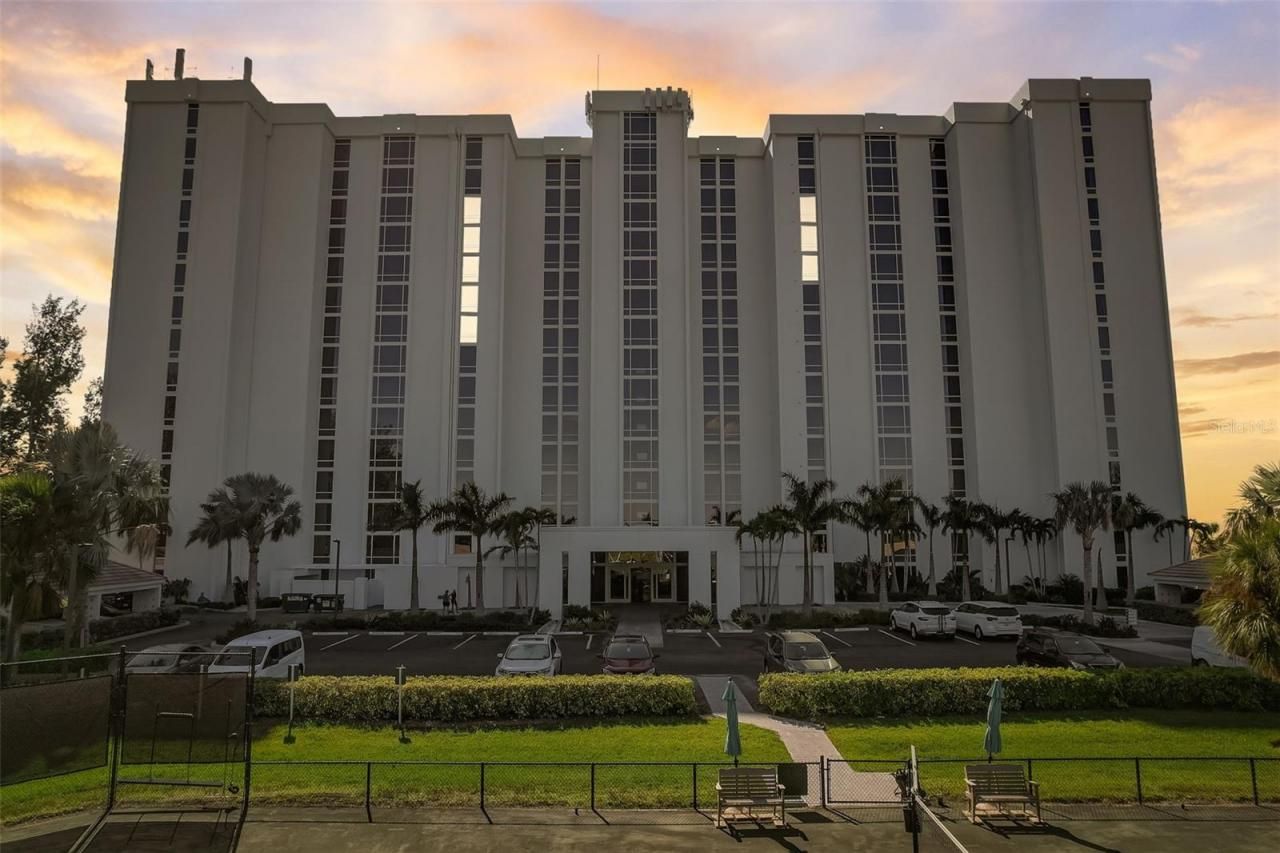 2425 Gulf Of Mexico Drive, Unit 14B, Longboat Key, FL 34228 Photo