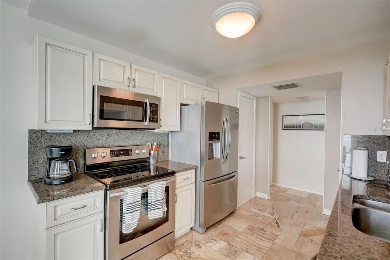2425 Gulf Of Mexico Drive, Unit 14B, Longboat Key, FL 34228 Photo