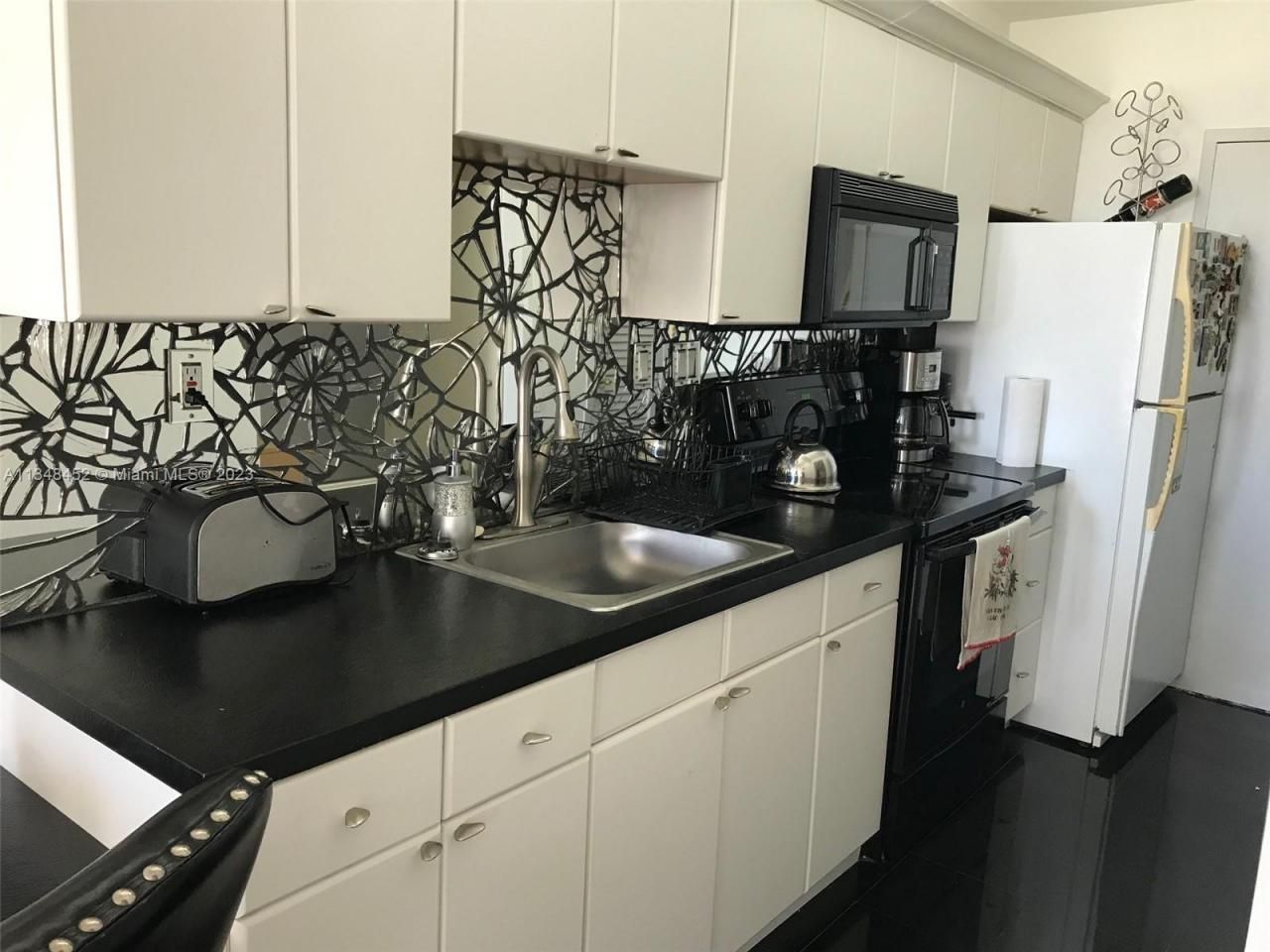 100 Lincoln Rd, Unit 1007, Miami Beach, FL 33139 Photo