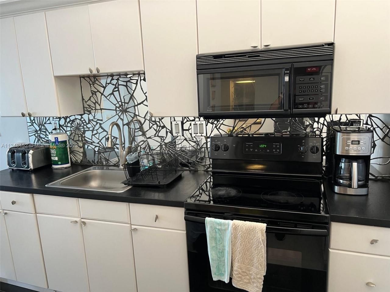 100 Lincoln Rd, Unit 1007, Miami Beach, FL 33139 Photo