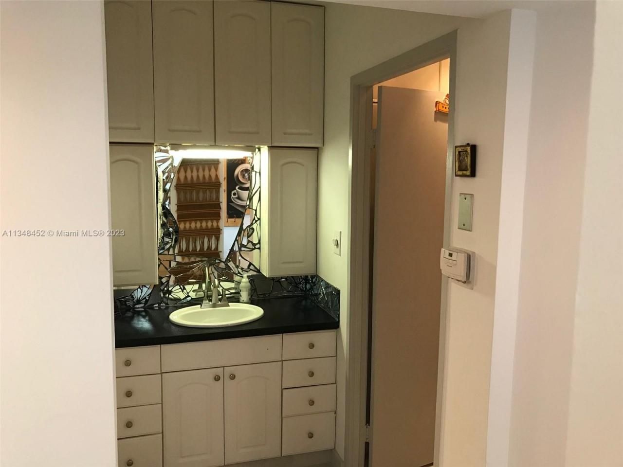 100 Lincoln Rd, Unit 1007, Miami Beach, FL 33139 Photo