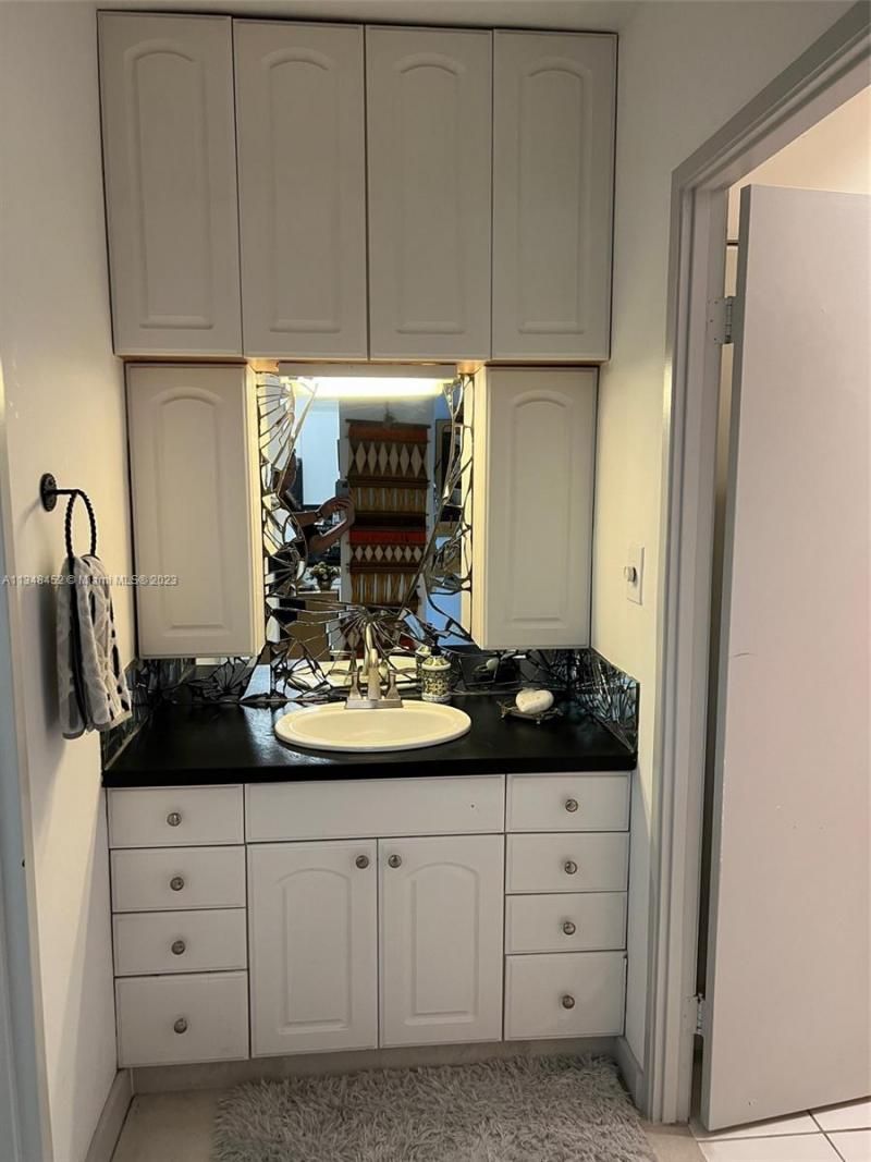 100 Lincoln Rd, Unit 1007, Miami Beach, FL 33139 Photo