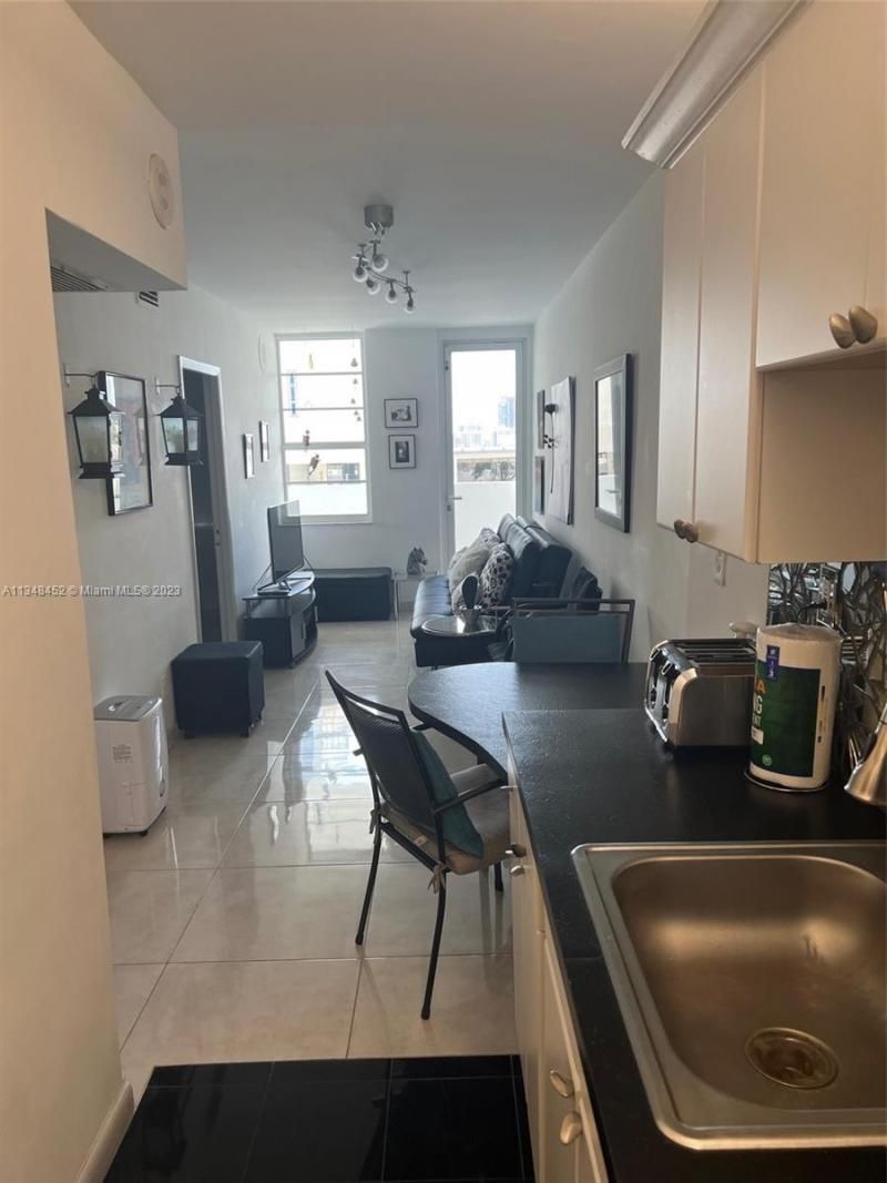 100 Lincoln Rd, Unit 1007, Miami Beach, FL 33139 Photo