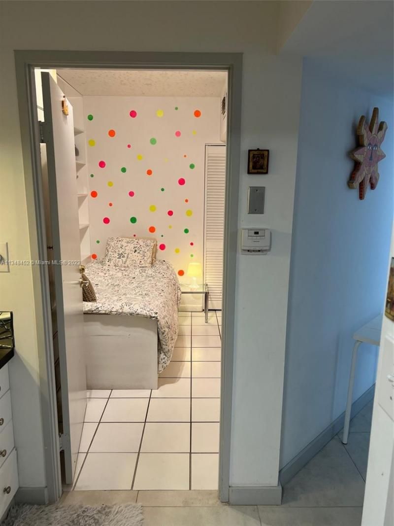 100 Lincoln Rd, Unit 1007, Miami Beach, FL 33139 Photo