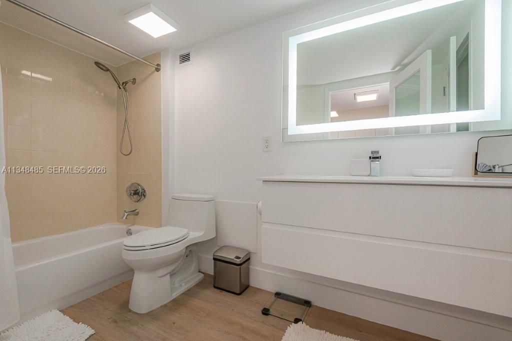 2301 Collins Ave, Unit 927, Miami Beach, FL 33139 Photo