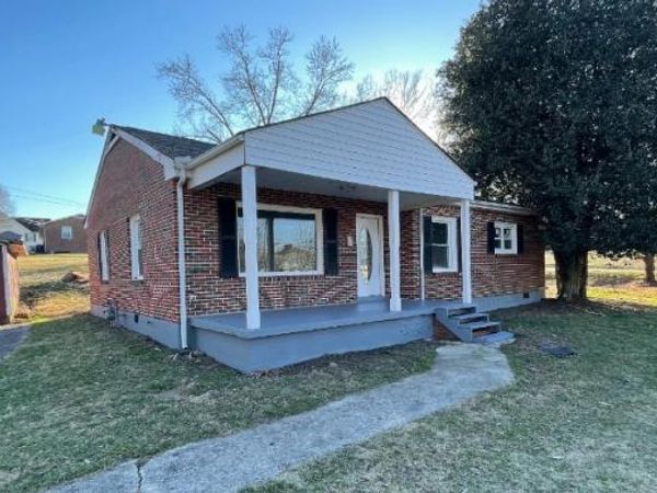 481 W Broad St, Smithville, TN 37166