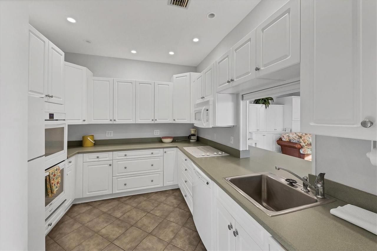 20 Whispering Sands Drive, Unit 903, Sarasota, FL 34242 Photo