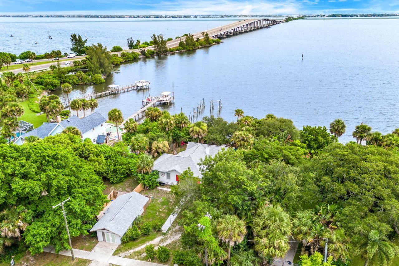 1365 Pineapple Avenue, Melbourne, FL 32935 Photo