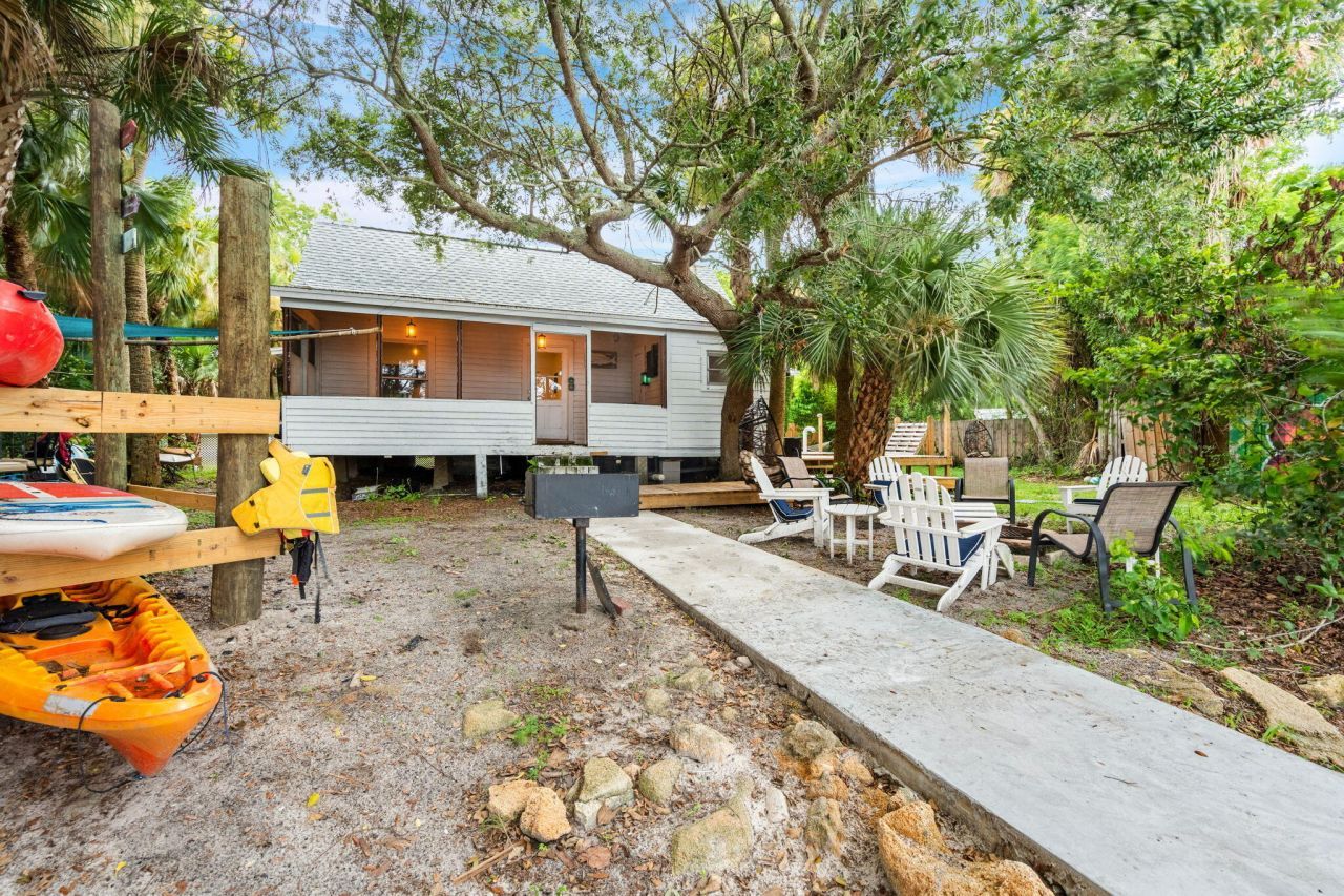 1365 Pineapple Avenue, Melbourne, FL 32935 Photo