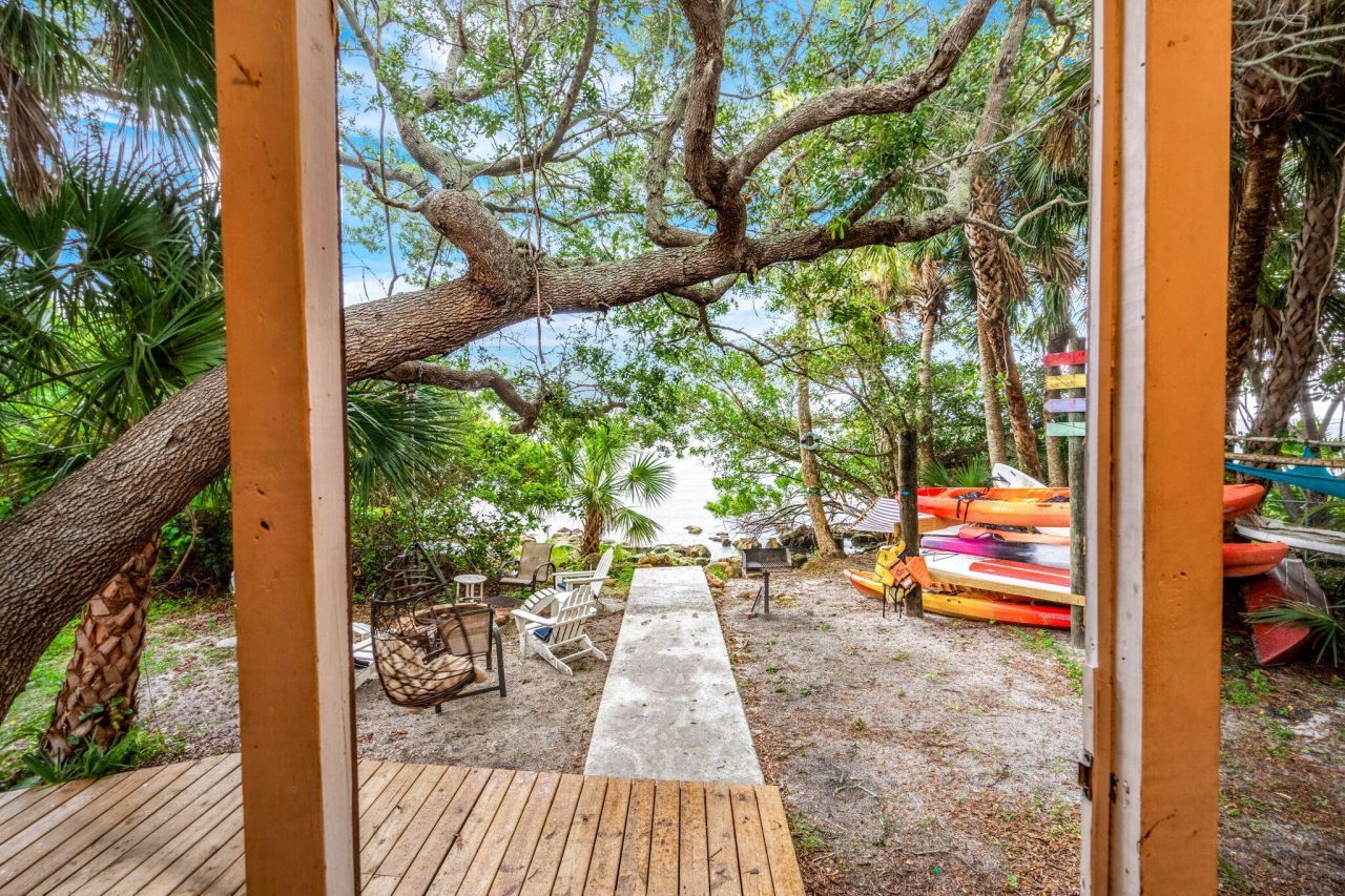 1365 Pineapple Avenue, Melbourne, FL 32935 Photo